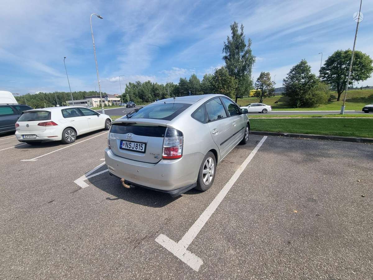 Toyota Prius - 5