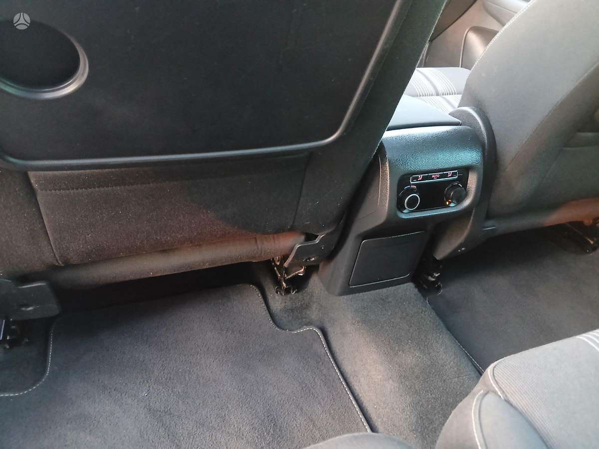 Volkswagen Sharan - 10