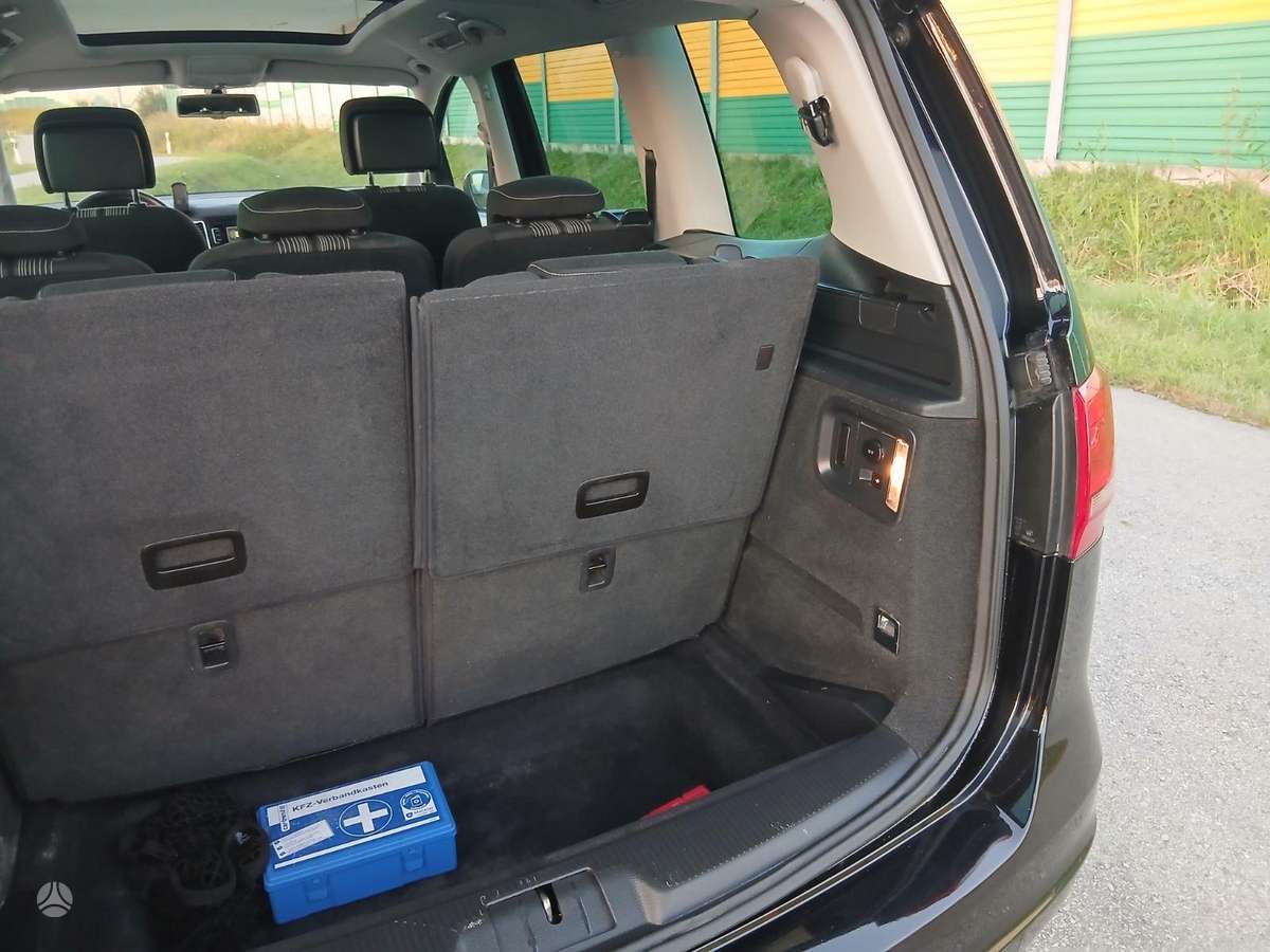 Volkswagen Sharan - 12