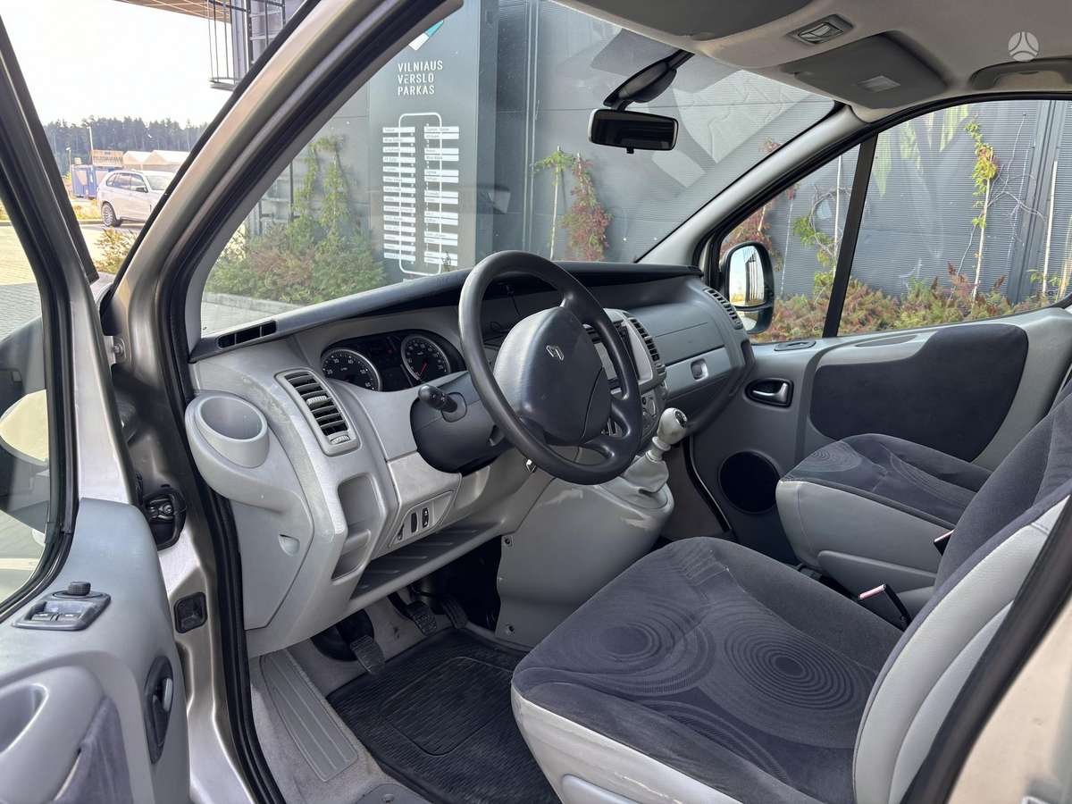 Renault Trafic - 11