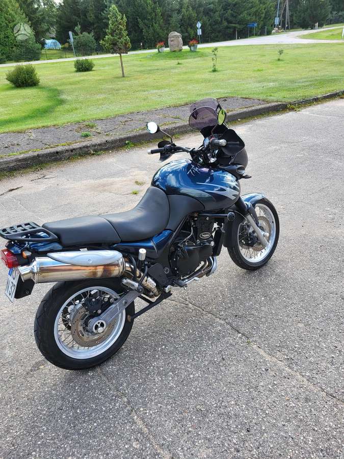 Triumph Tiger 885cc, enduro / adventure