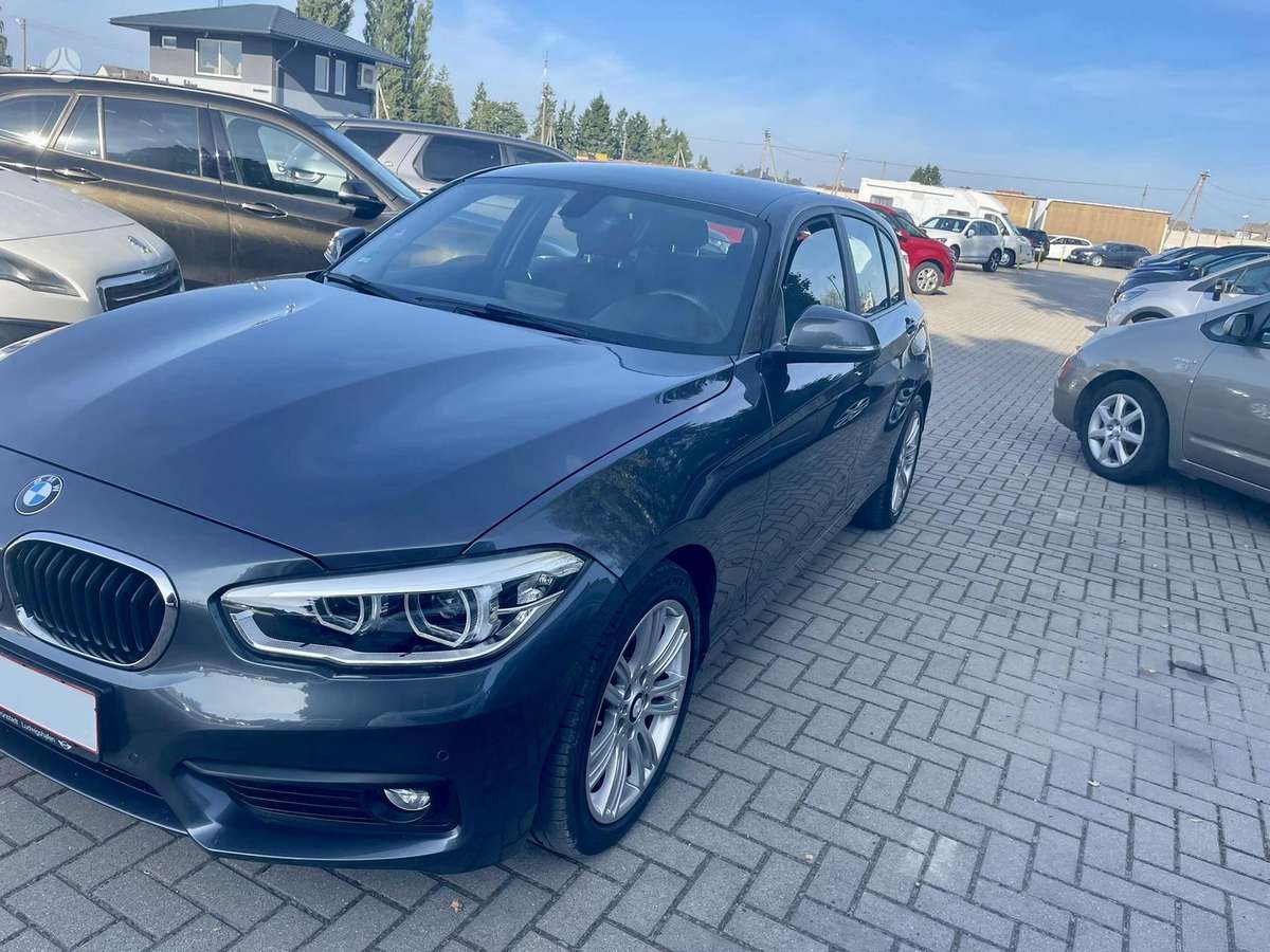 BMW 118, 1.5 l., Хэтчбек