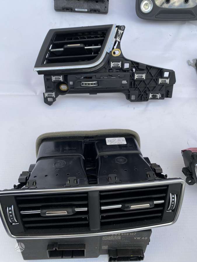 Audi Q7 kėbulo dalys