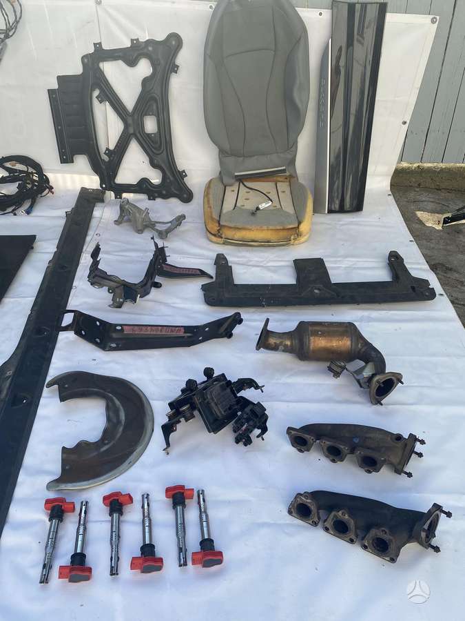 Audi Q7 body parts