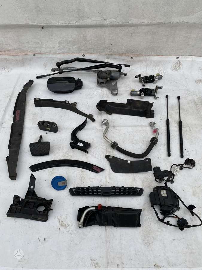 Audi Q7 body parts