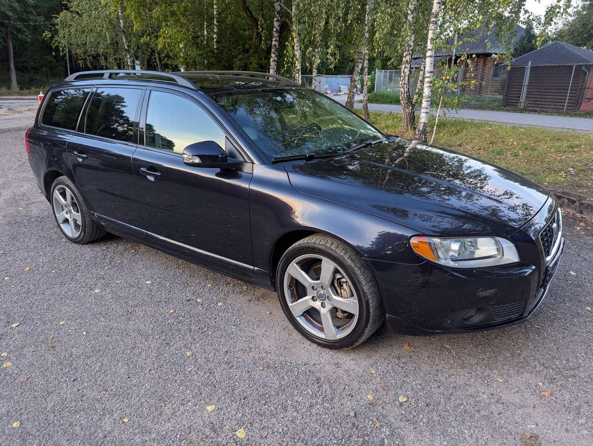 Volvo V70 - 1