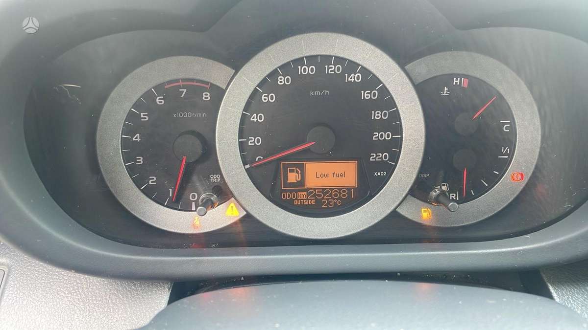 Toyota RAV4 - 11