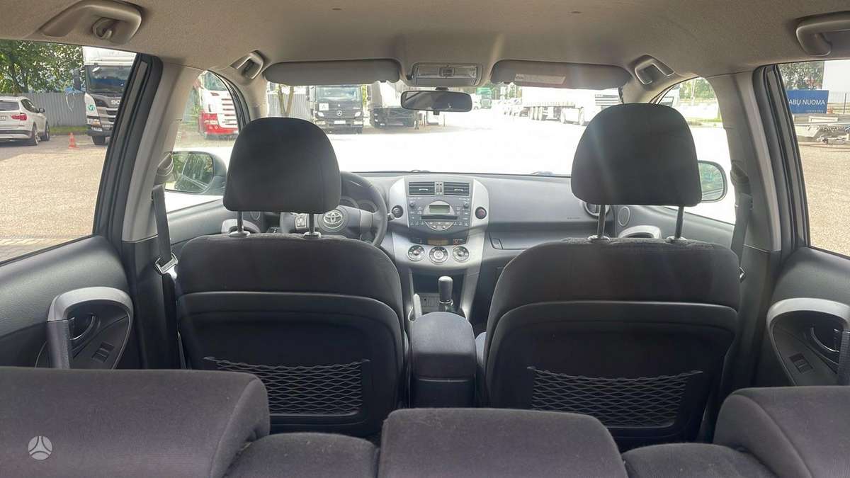 Toyota RAV4 - 12