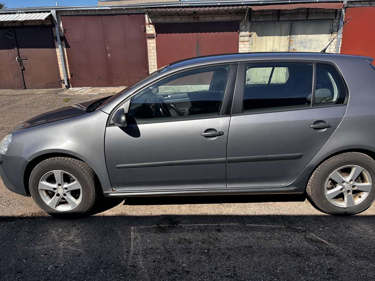 Volkswagen Golf - 4