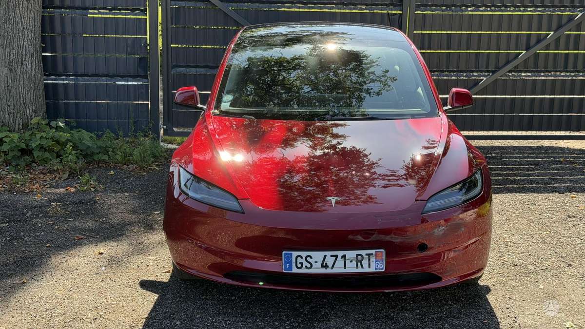 Tesla Model 3, 82 kWh, hatchback