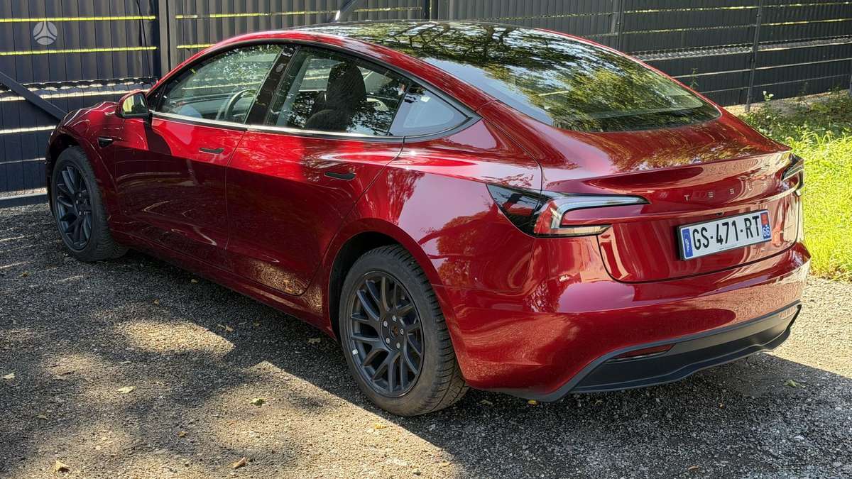 Tesla Model 3, 82 kWh, hatchback