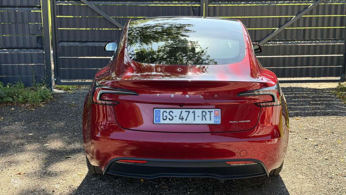 Tesla Model 3, 82 kWh, hatchback