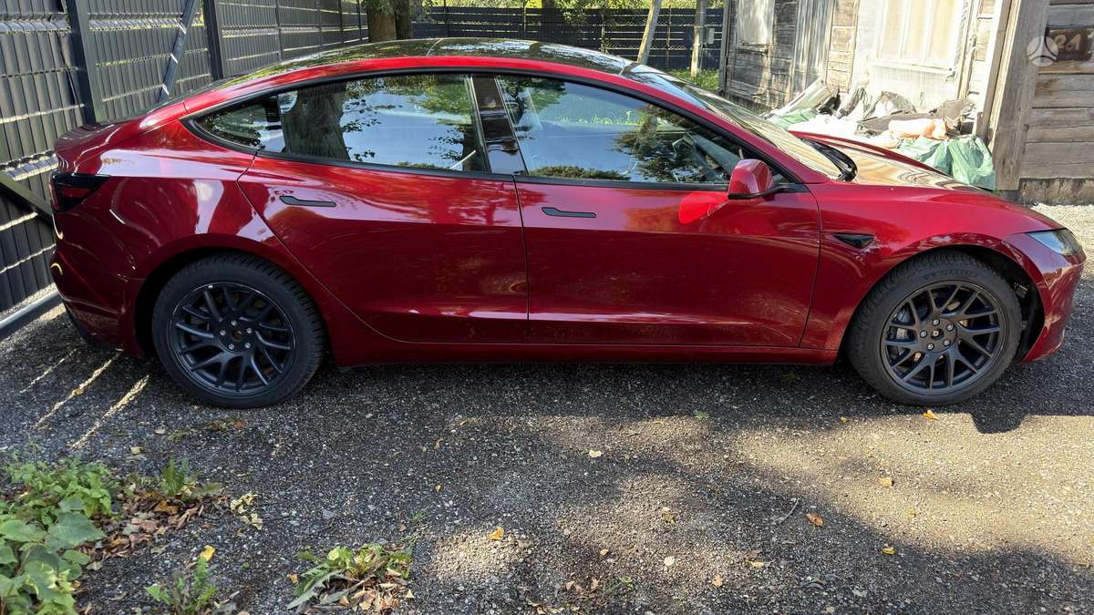 Tesla Model 3, 82 kWh, hatchback