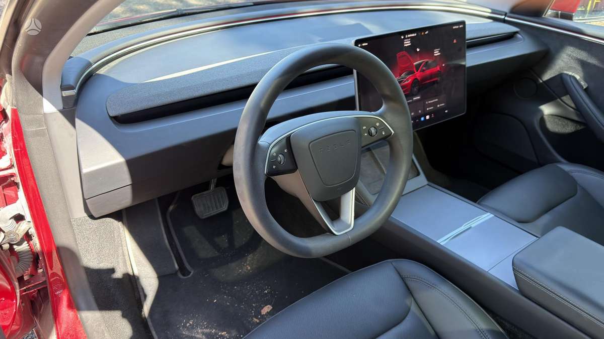 Tesla Model 3, 82 kWh, hatchback