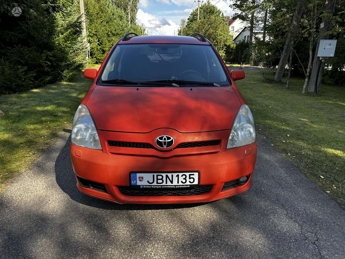 Toyota Corolla Verso - 2