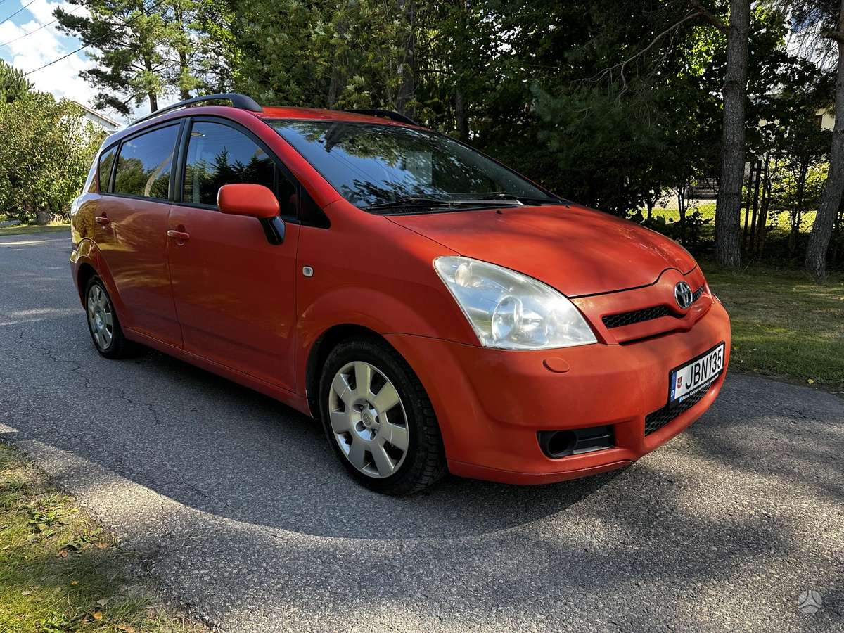 Toyota Corolla Verso - 3