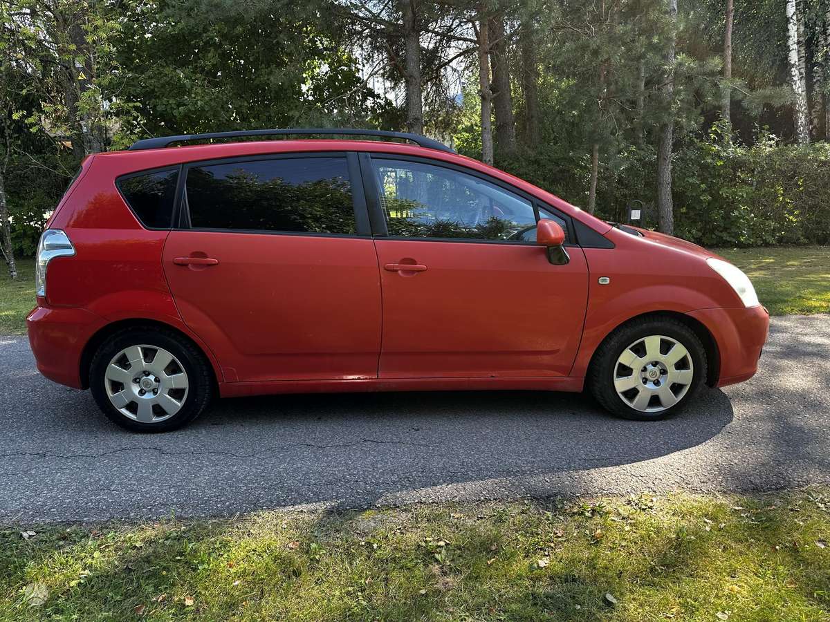 Toyota Corolla Verso - 4