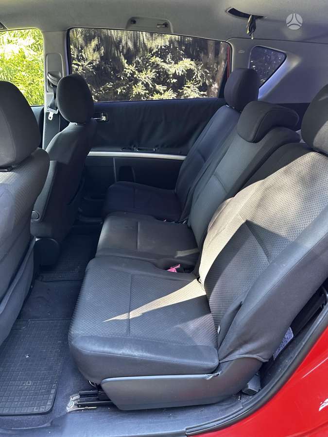 Toyota Corolla Verso - 10