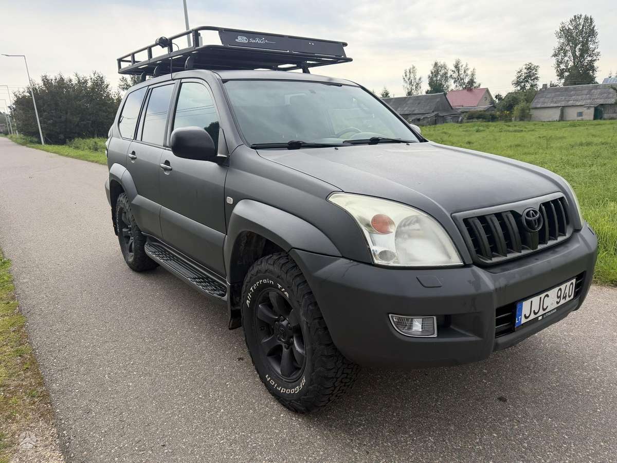Toyota Land Cruiser - 1