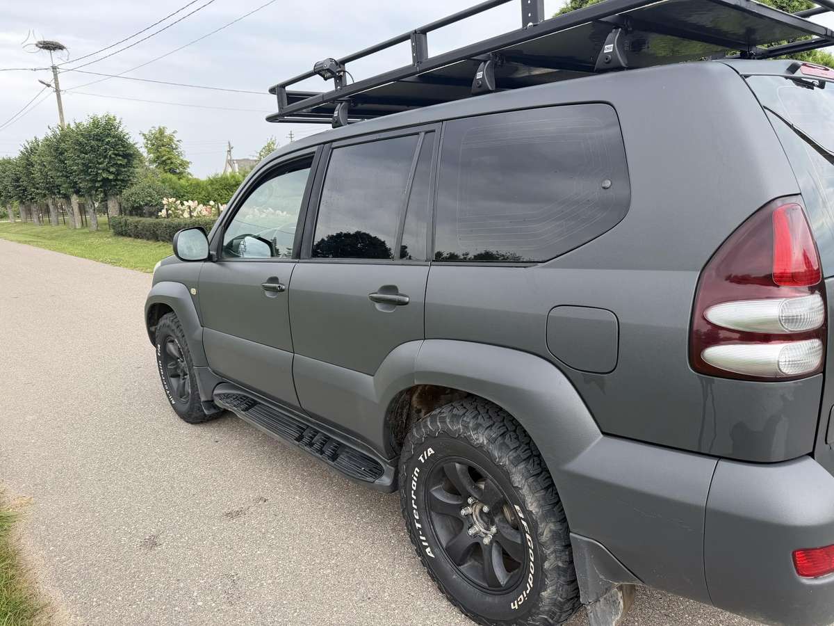 Toyota Land Cruiser - 2