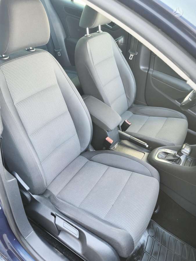 Volkswagen Golf - 11