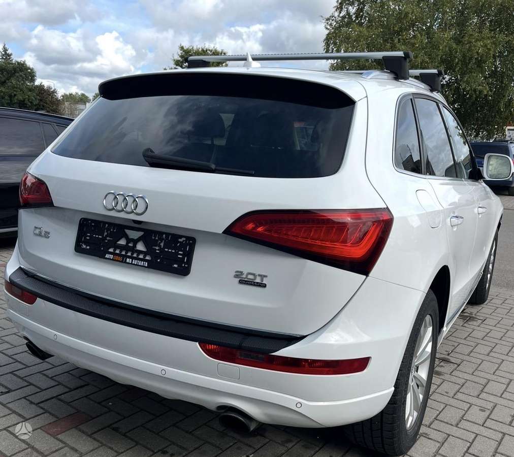 Audi Q5, 2.0 l., off-road / crossover