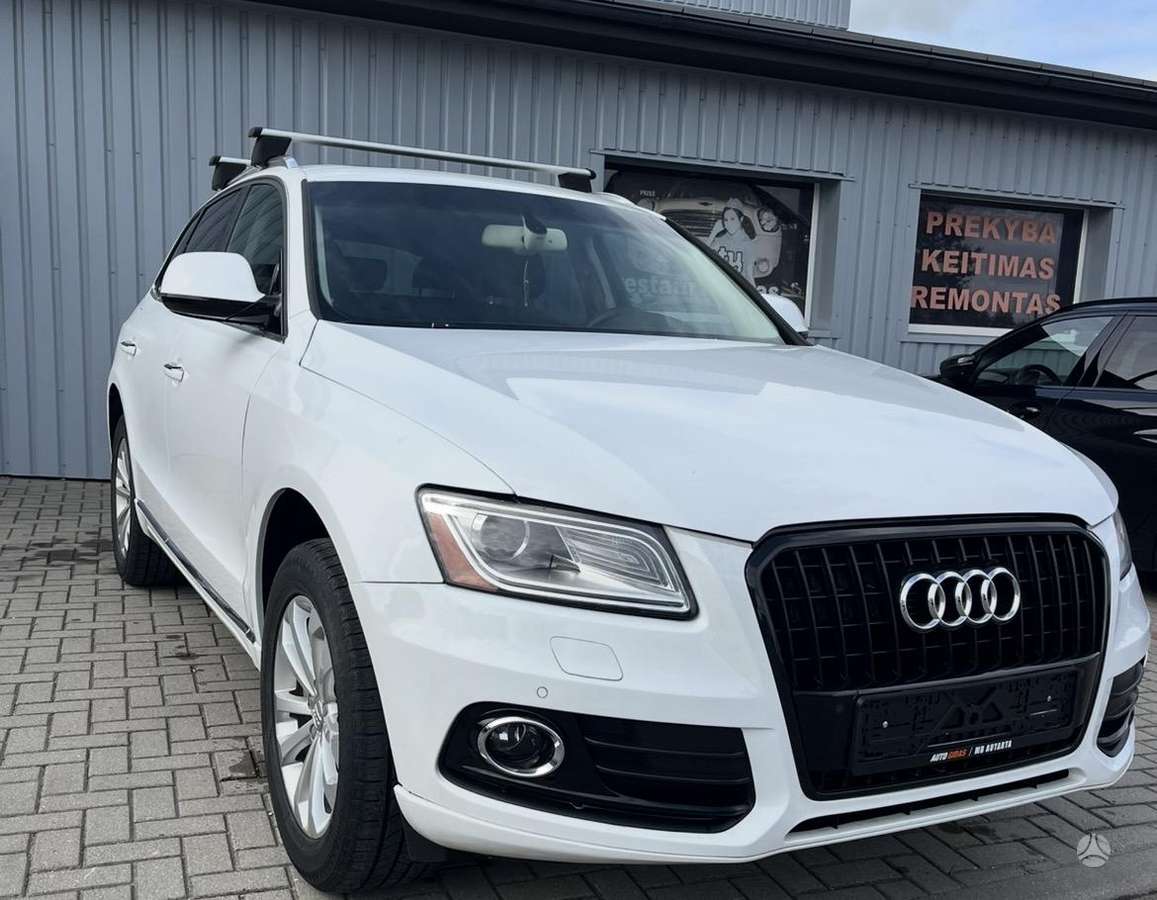 Audi Q5, 2.0 l., off-road / crossover