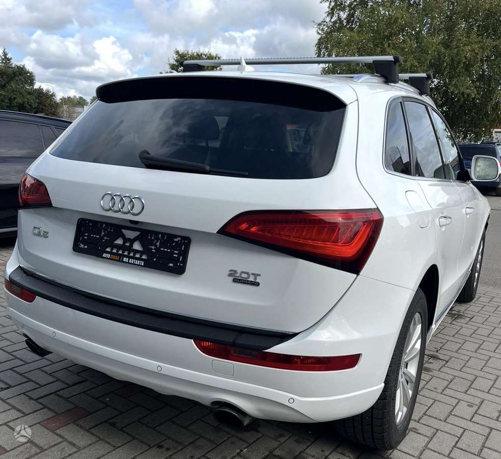 Audi Q5, 2.0 l., off-road / crossover