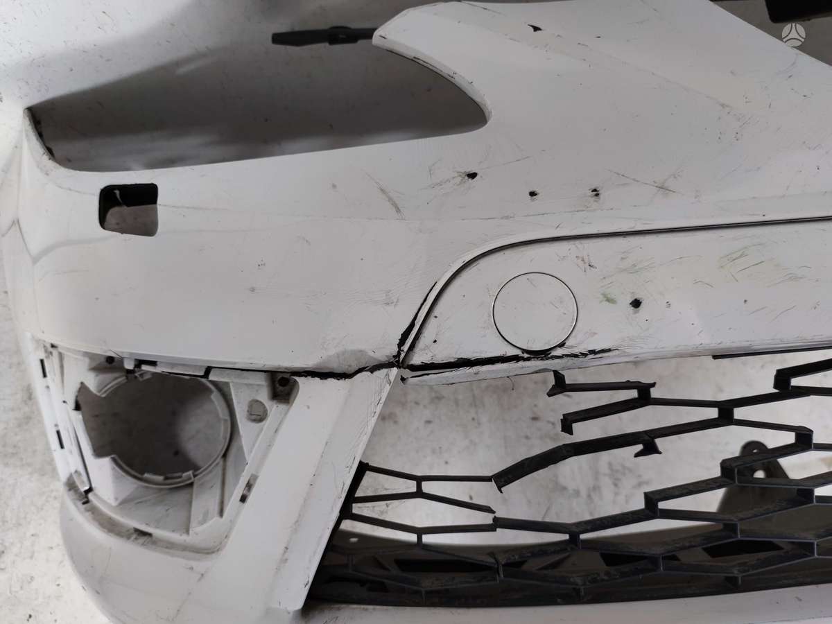 Seat Leon, 1P0807221R, bumpers