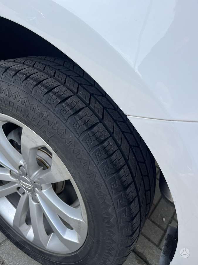 Audi Q5, 2.0 l., off-road / crossover