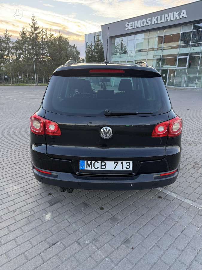 Volkswagen Tiguan - 2