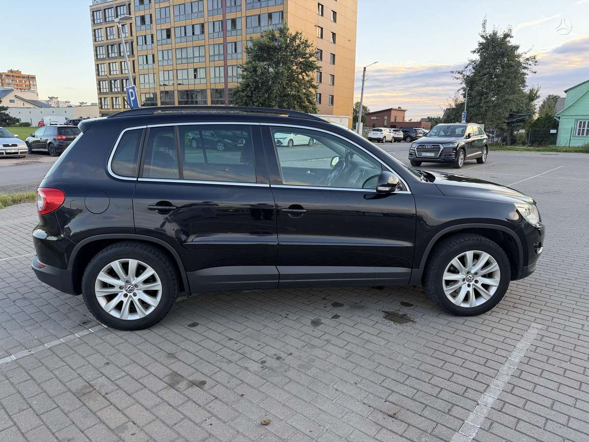 Volkswagen Tiguan - 4