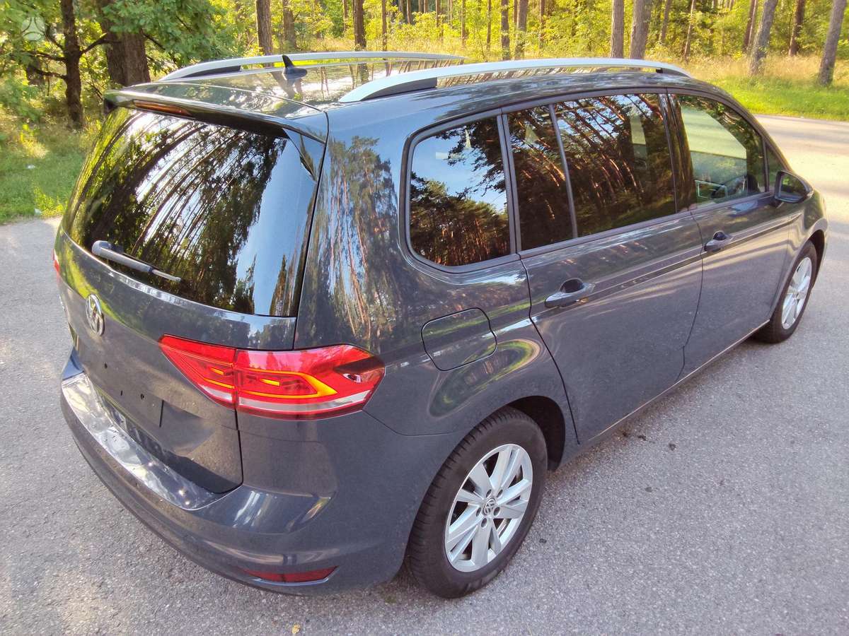 Volkswagen Touran - 9