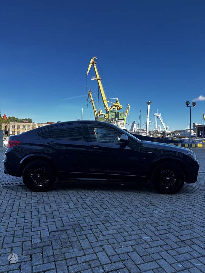 BMW X4, 3.0 l., off-road / crossover
