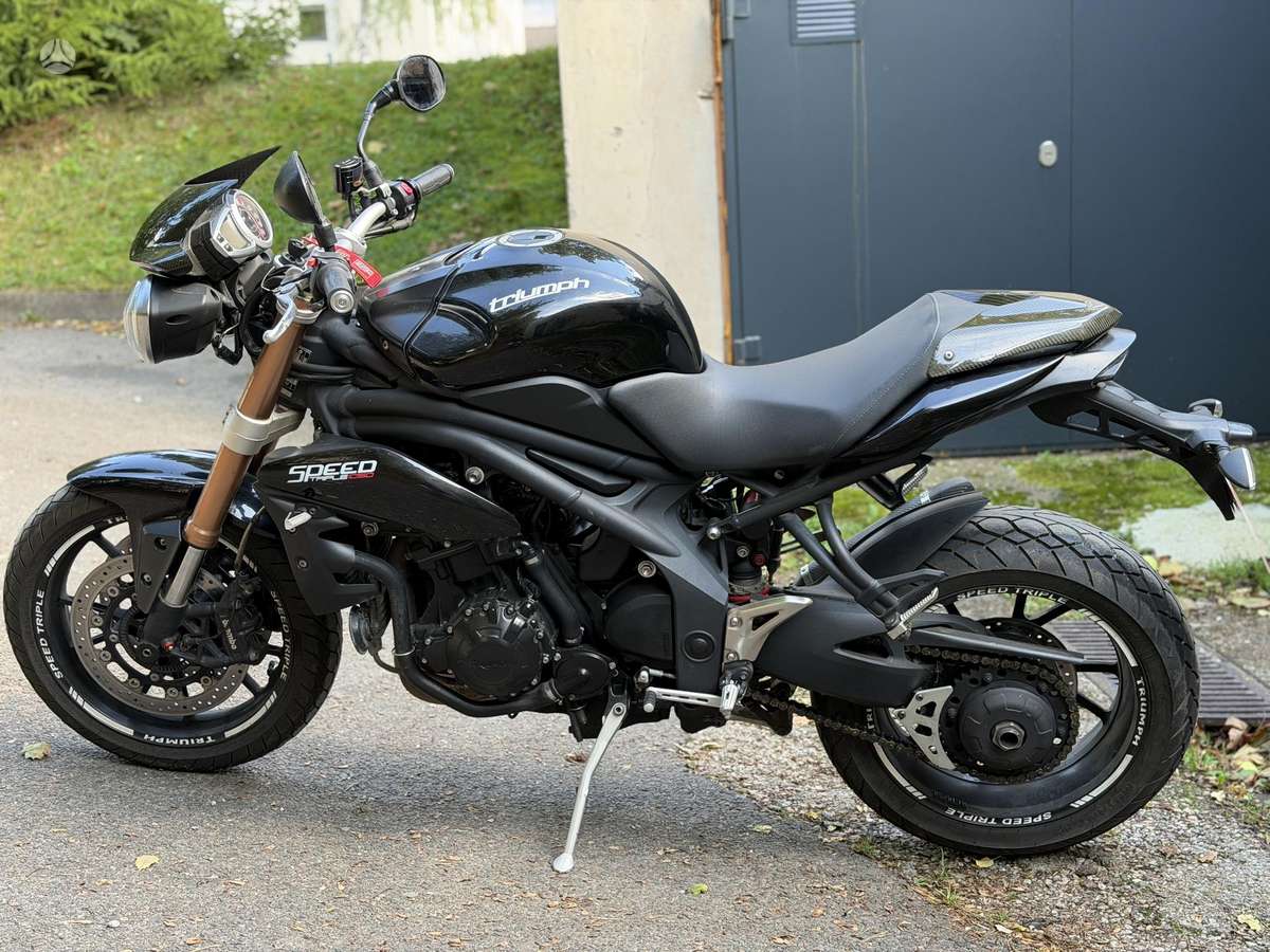 Triumph Speed Triple 1050cc, street / classic