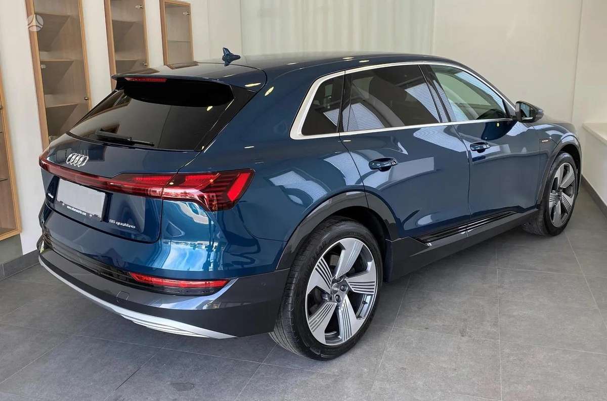 Audi e-tron, 95 kWh, off-road / crossover