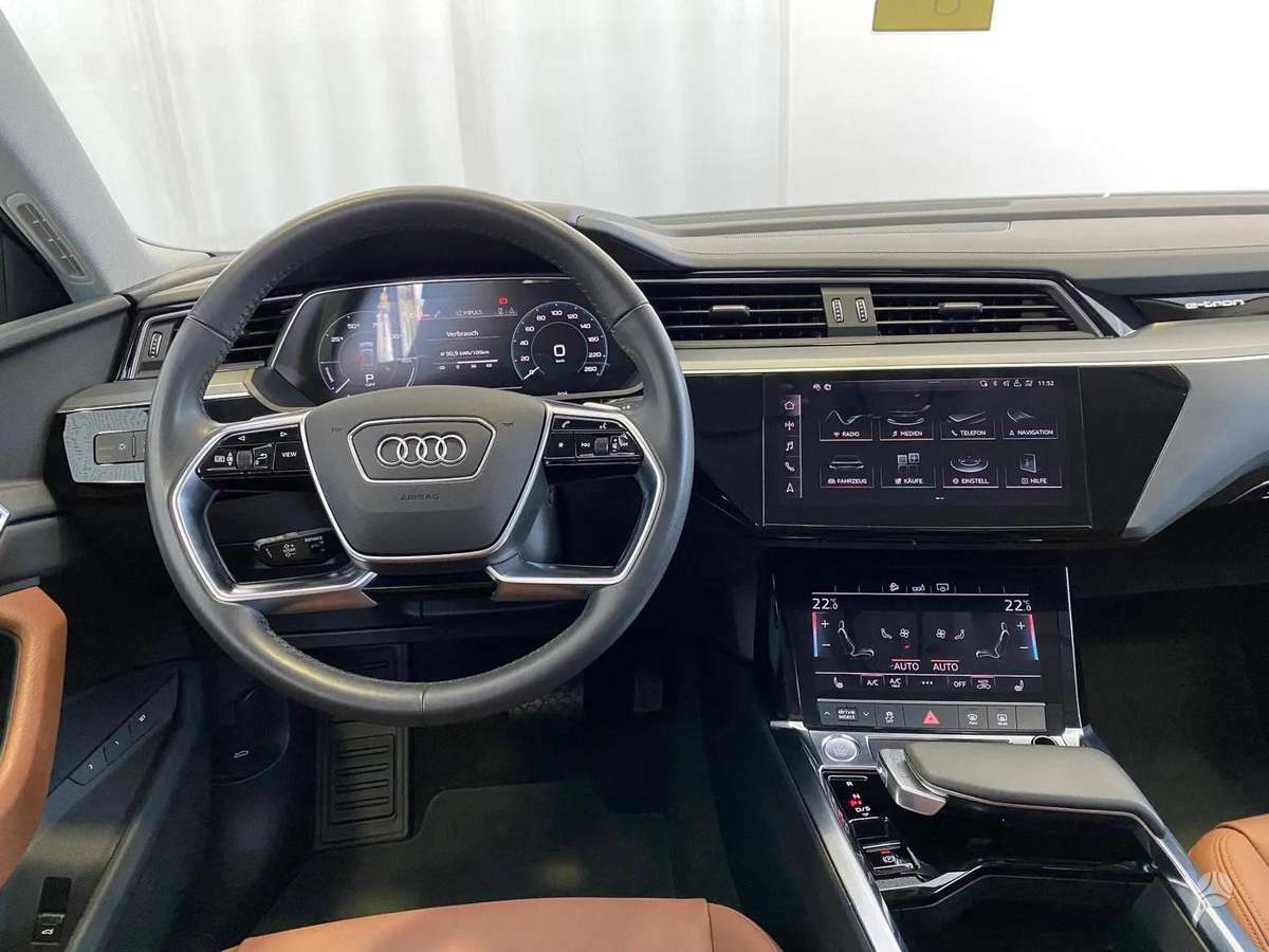 Audi e-tron, 95 kWh, off-road / crossover