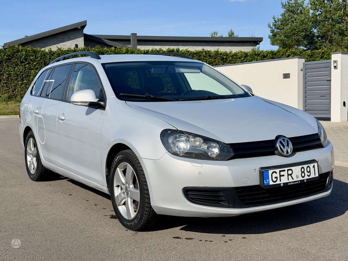 Volkswagen Golf - 1