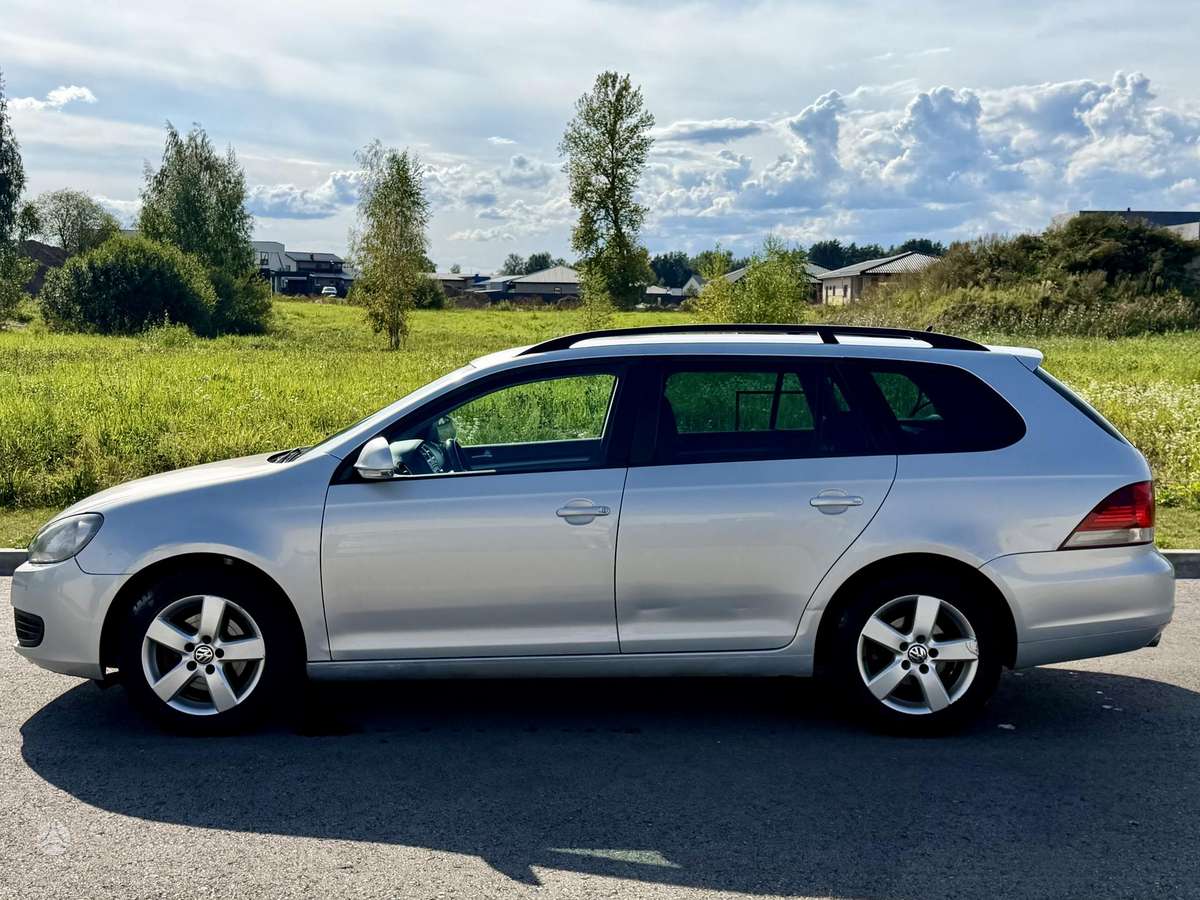 Volkswagen Golf - 6