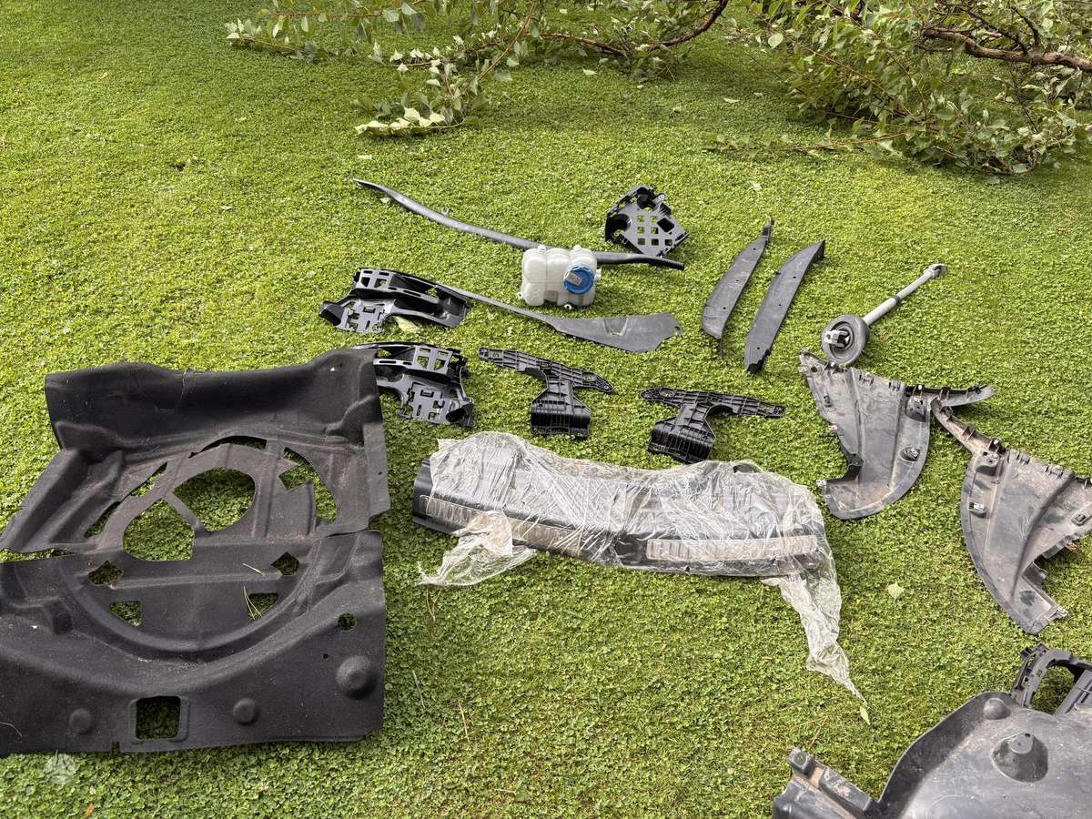 Porsche Macan body parts