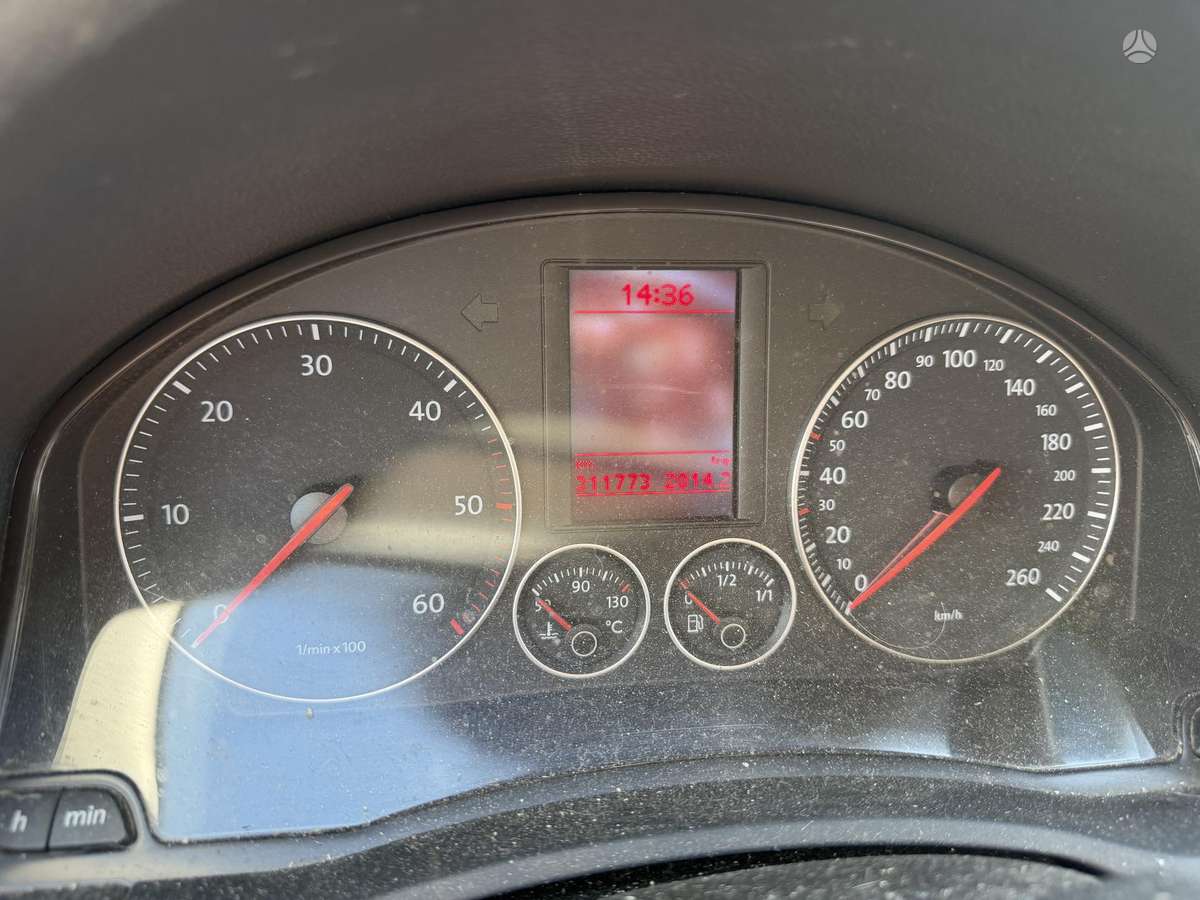 Volkswagen Jetta - 5