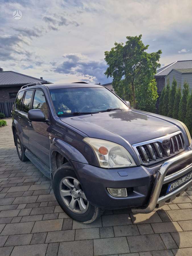 Toyota Land Cruiser - 1