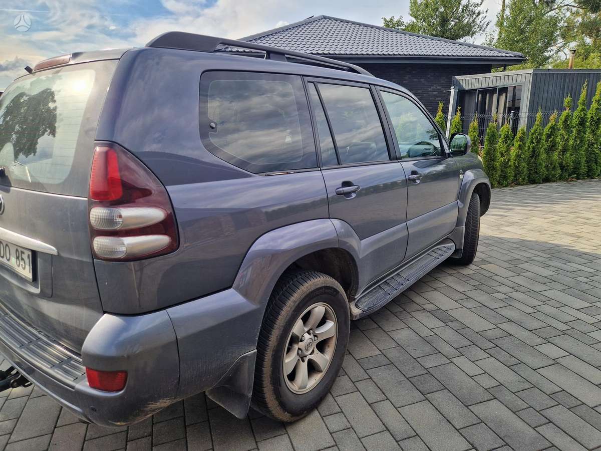 Toyota Land Cruiser - 4