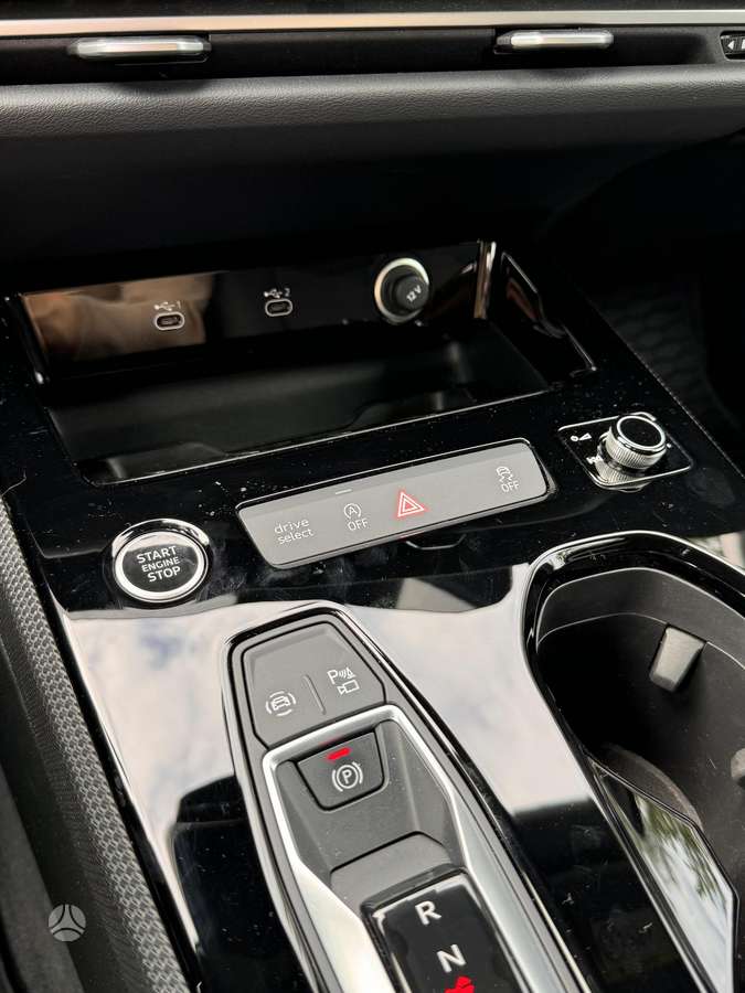 Audi A5, 2.0 l., Седан