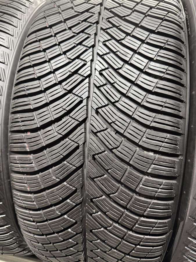 Pirelli PZero winter2//2024m, зимние 255/45 R20