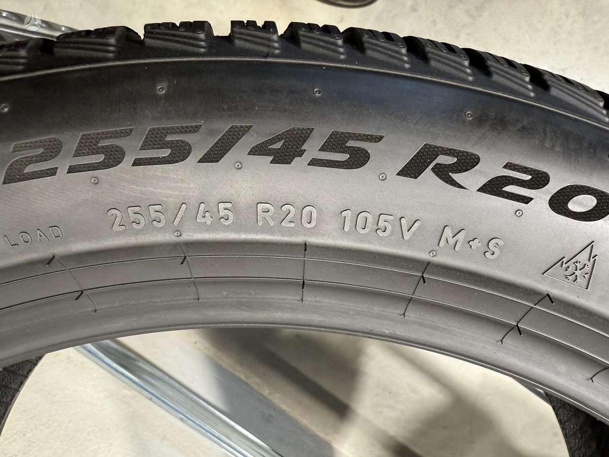 Pirelli PZero winter2//2024m, winter 255/45 R20