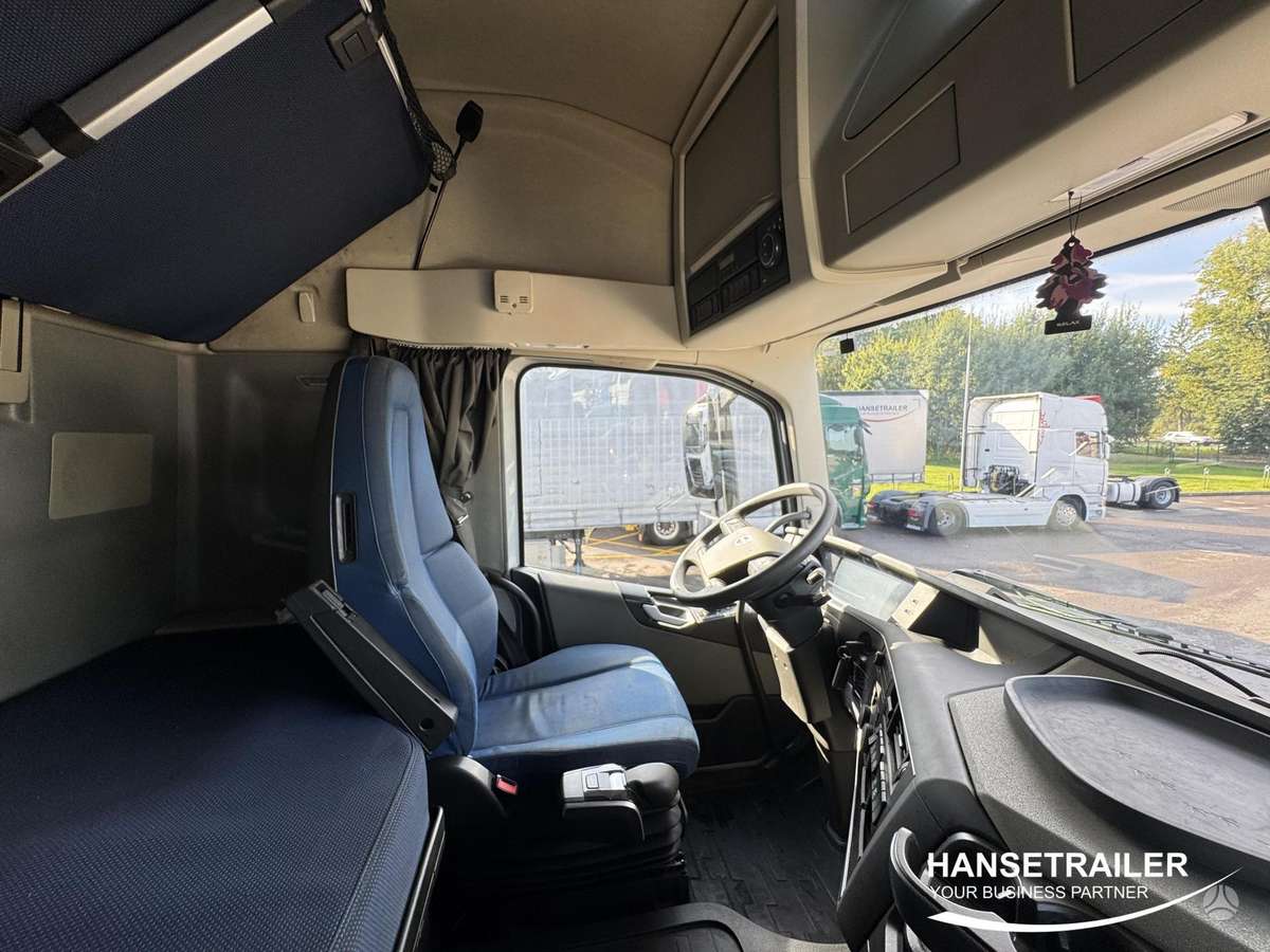 Volvo FH VEB+, double sleeper