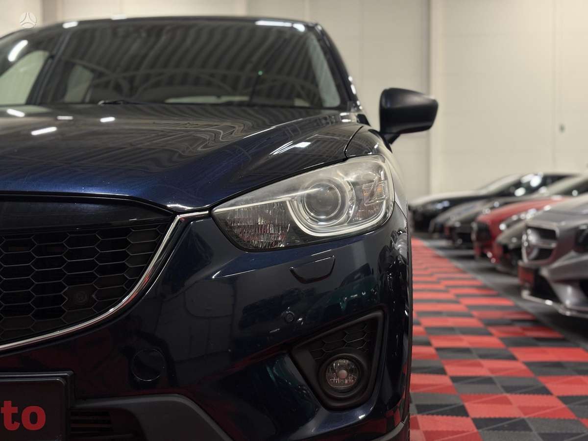 Mazda CX-5, 2.2 l., off-road / crossover