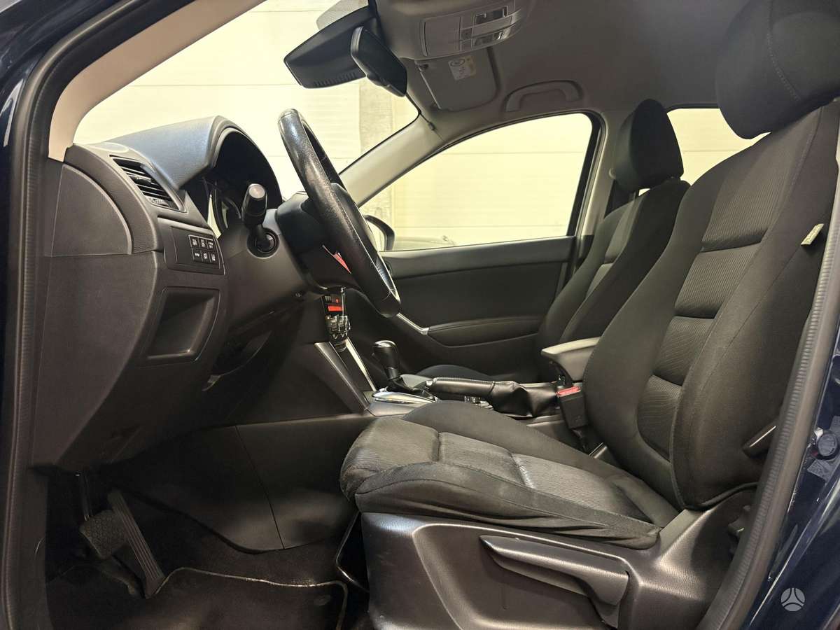 Mazda CX-5, 2.2 l., off-road / crossover