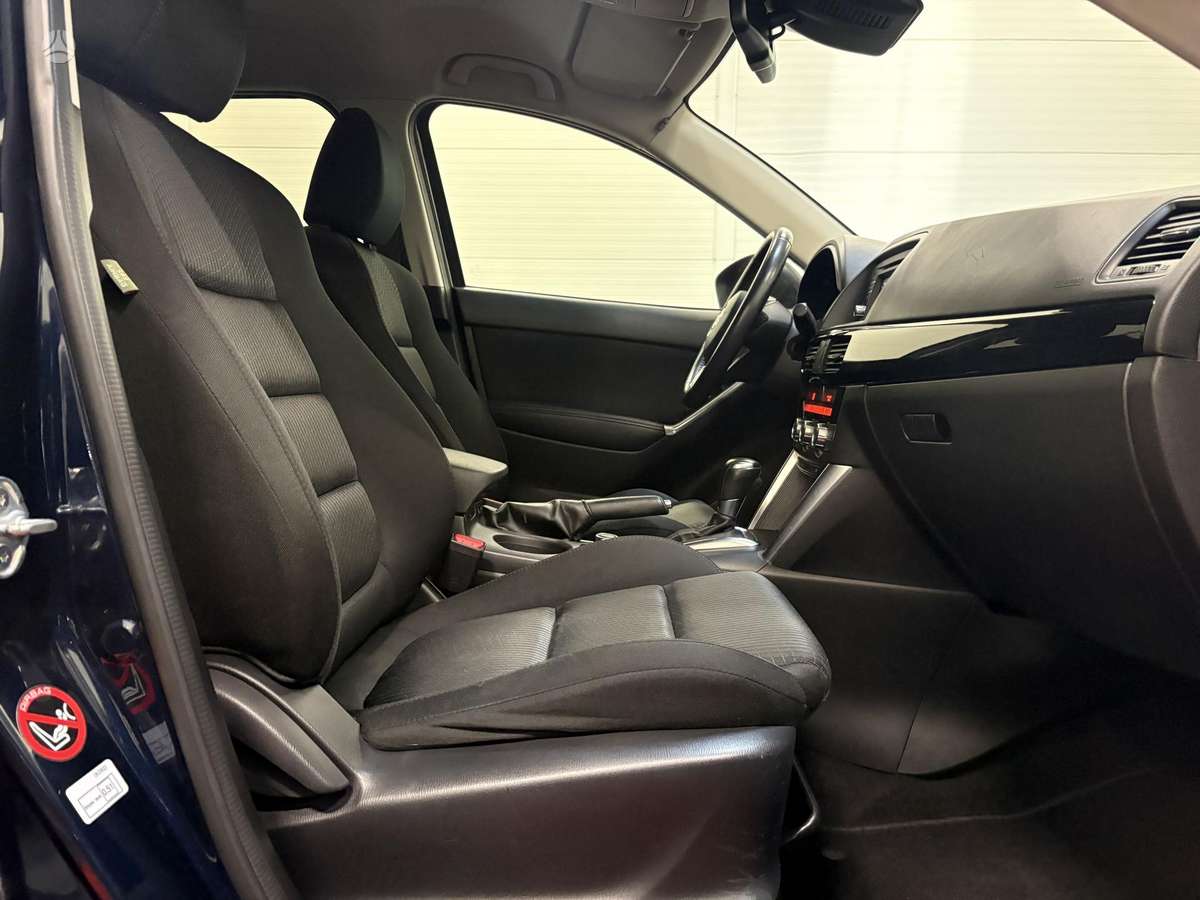 Mazda CX-5, 2.2 l., off-road / crossover